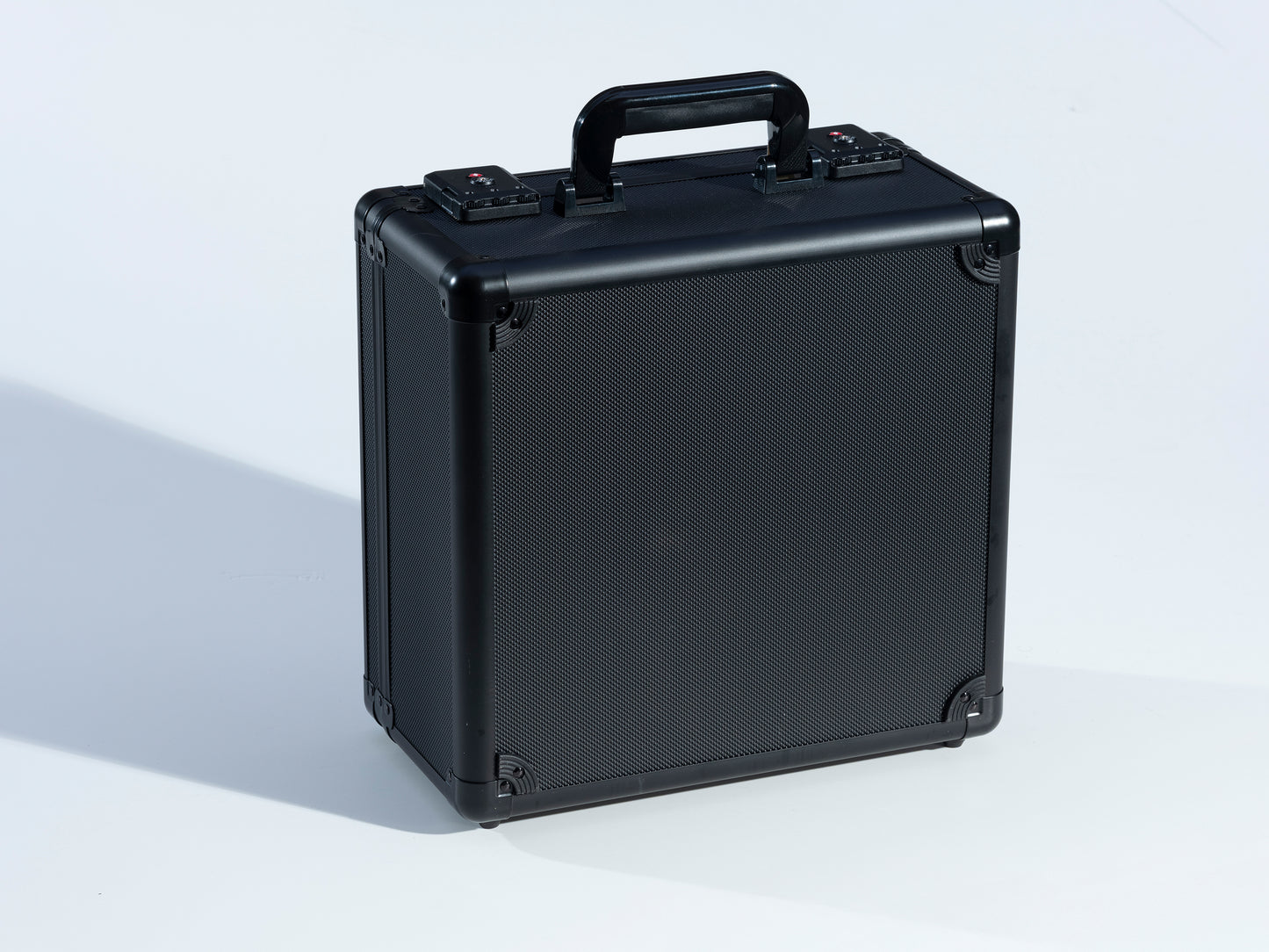 TCGfanshop "Black on Black" Collector's storage case (Middel)