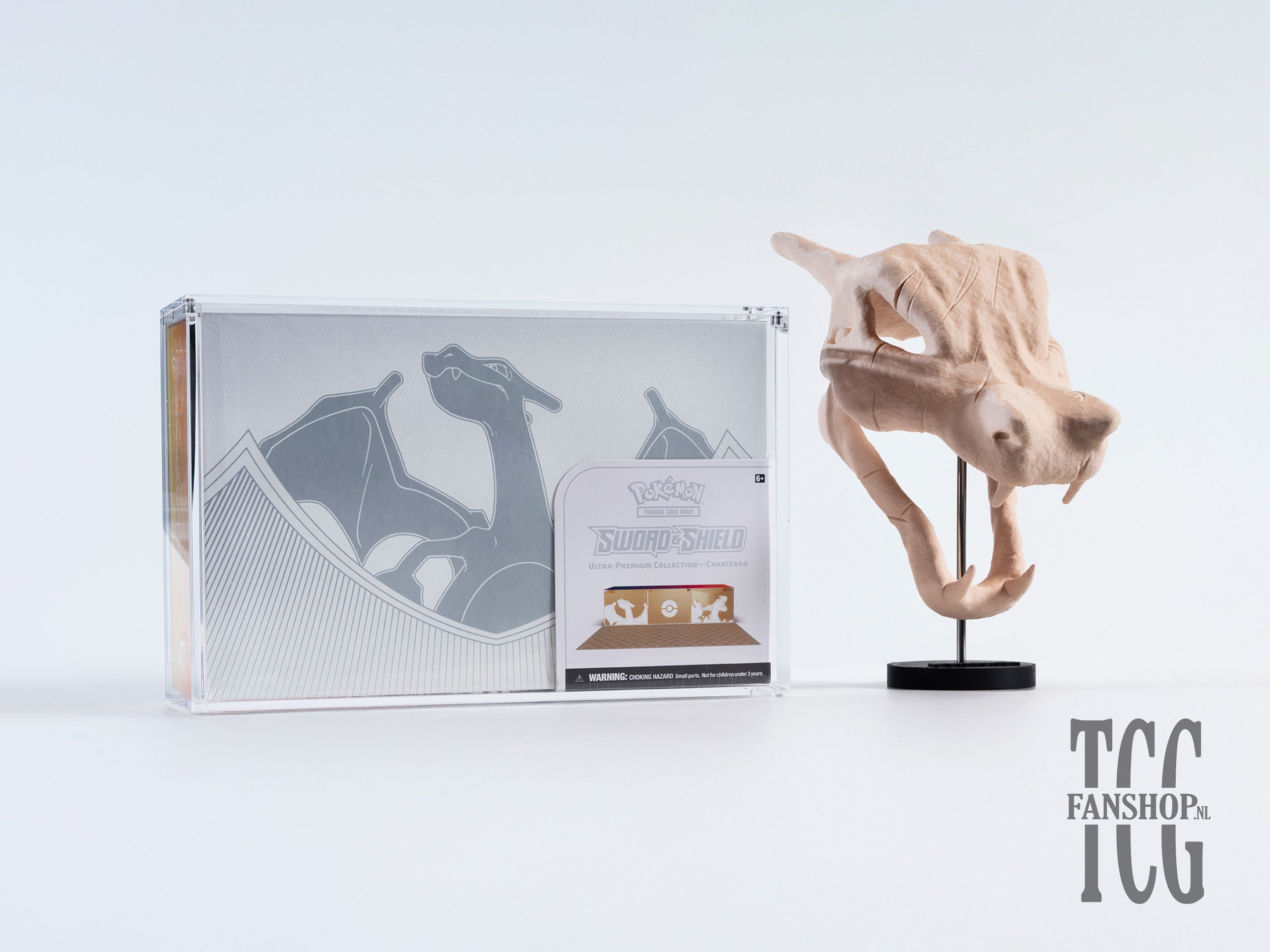 Pokémon Ultra Premium Collection Charizard - Sword & Shield (UPC
